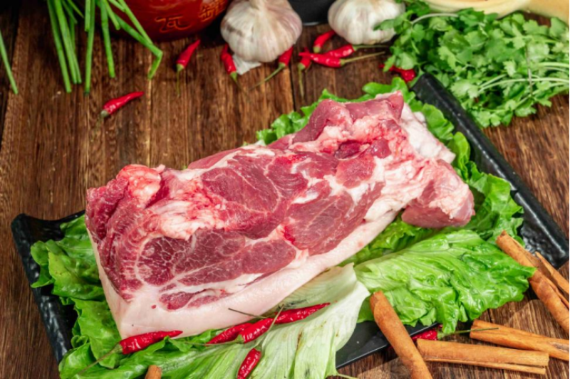 鸡肉、猪肉都要吃全熟，那半熟的牛排安全吗？